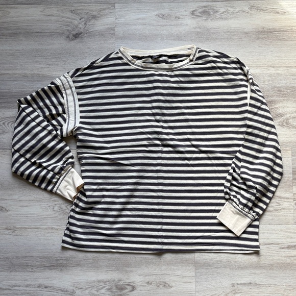 SHEIN Tops - SHEIN Black and White Striped Long Sleeve Tee